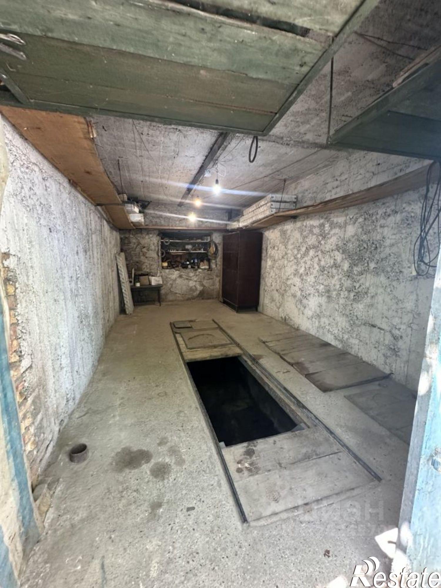 Купить гараж, место в паркинге за 1 700 000 рублей на Октябрьская улица