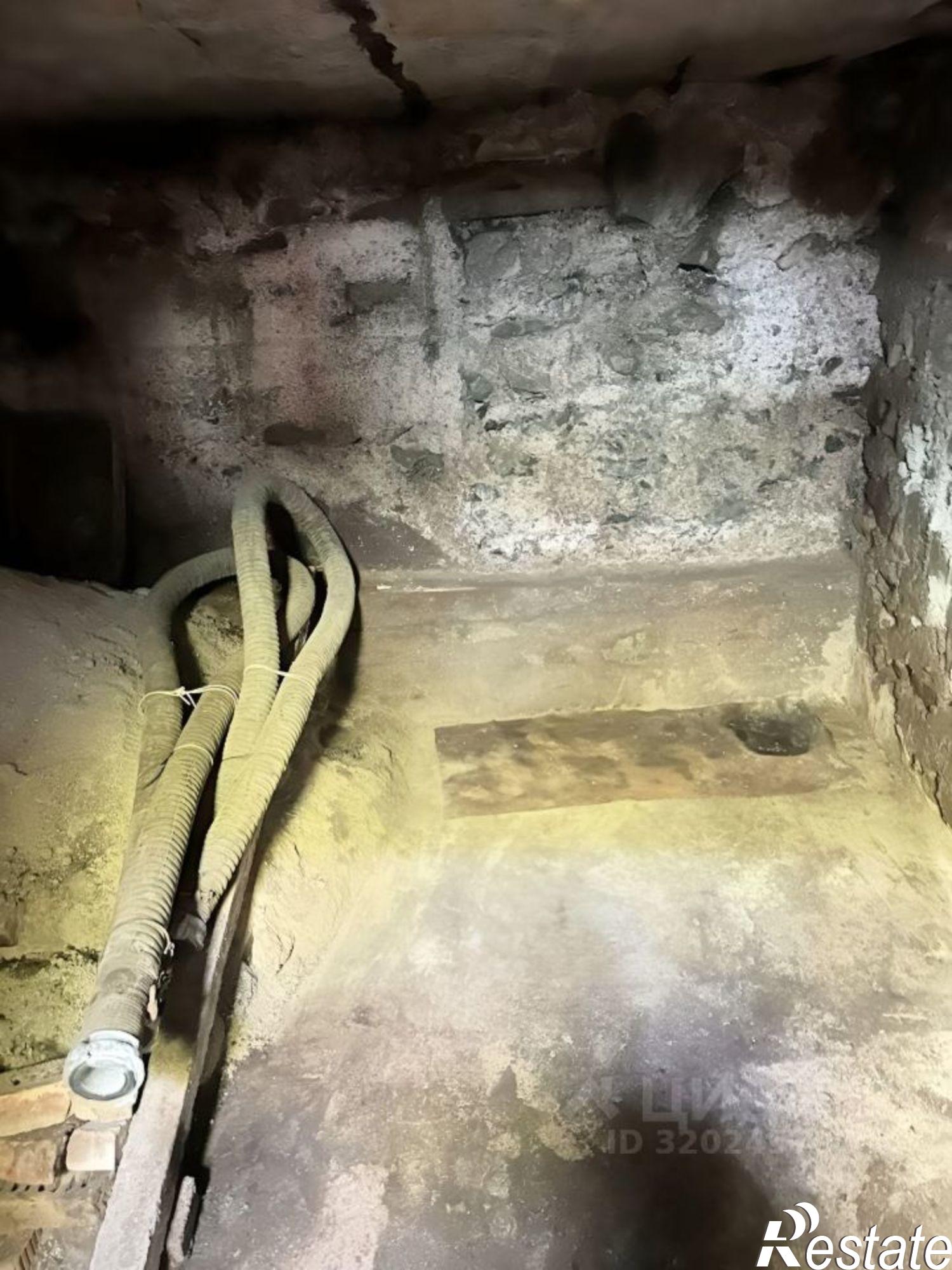 Купить гараж, место в паркинге за 1 700 000 рублей на Октябрьская улица