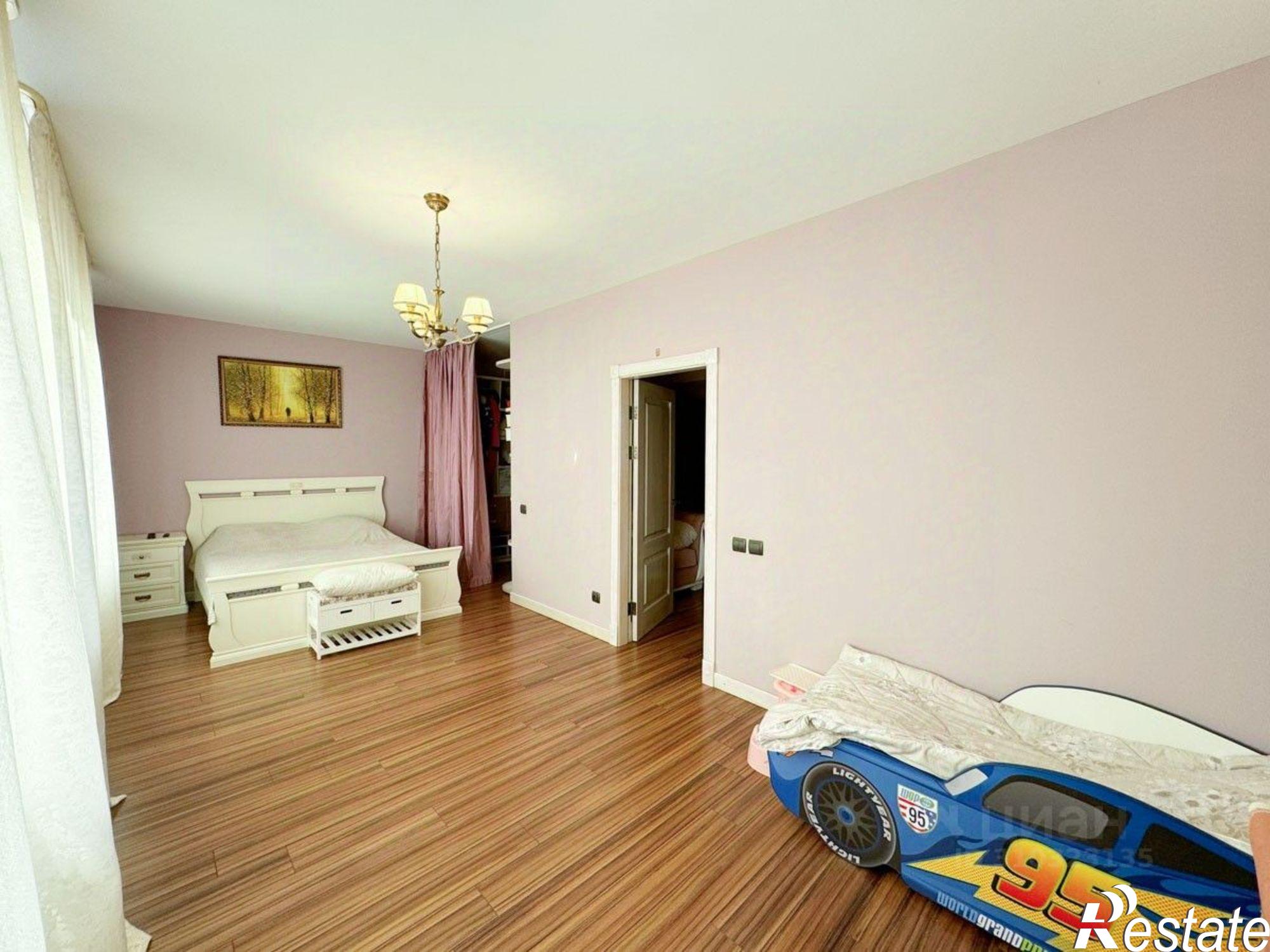 Купить квартиру за 18 000 000 рублей на Красноармейская улица, 15А