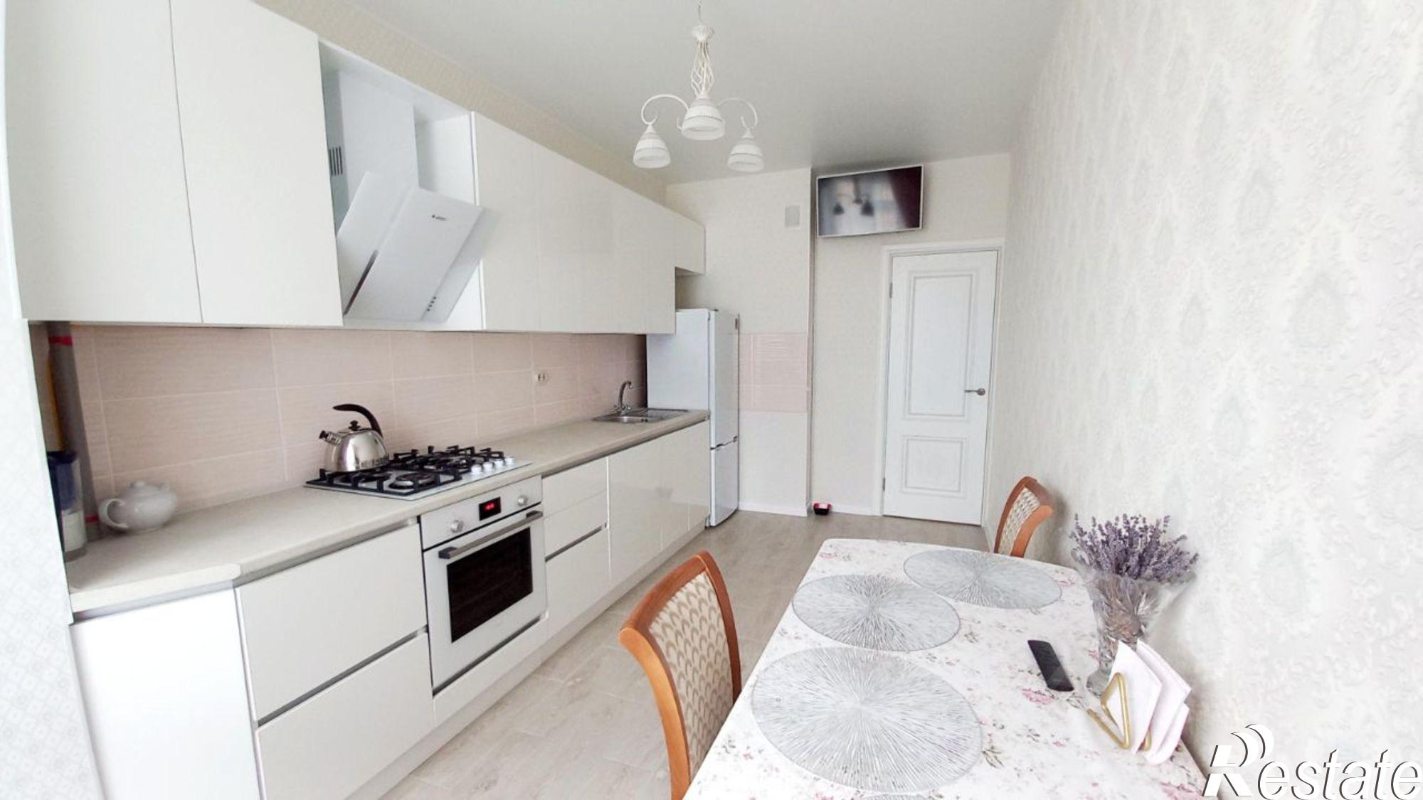 Сдать квартиру за 50 000 рублей на улица 60 лет СССР, 27