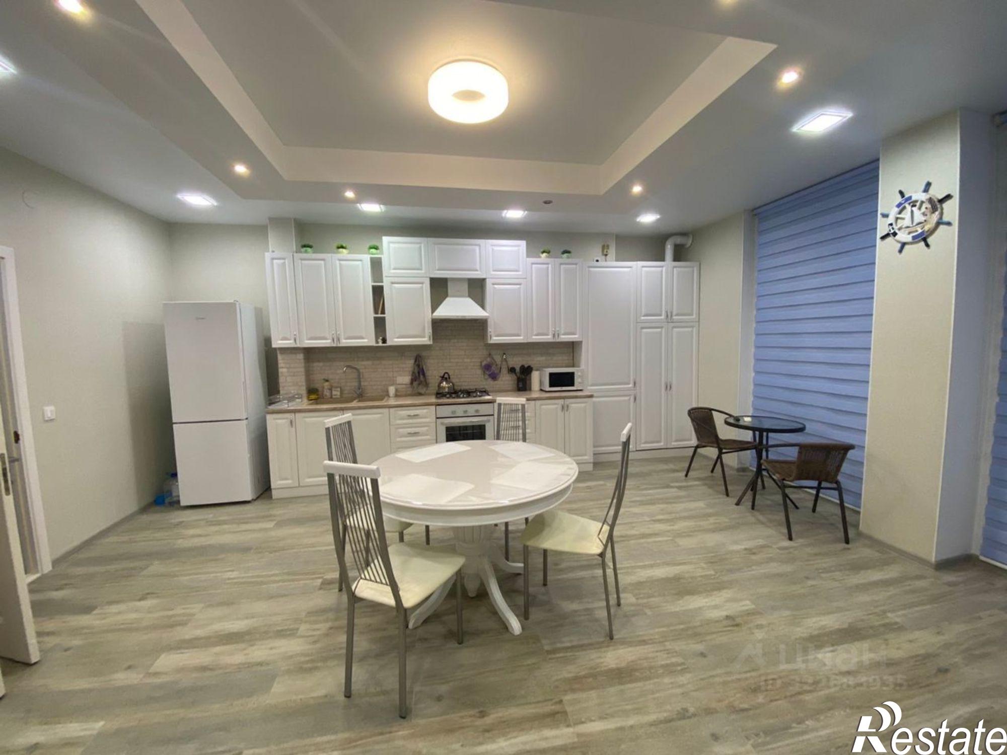 Сдать квартиру за 65 000 рублей на Ревкомовский переулок, 4