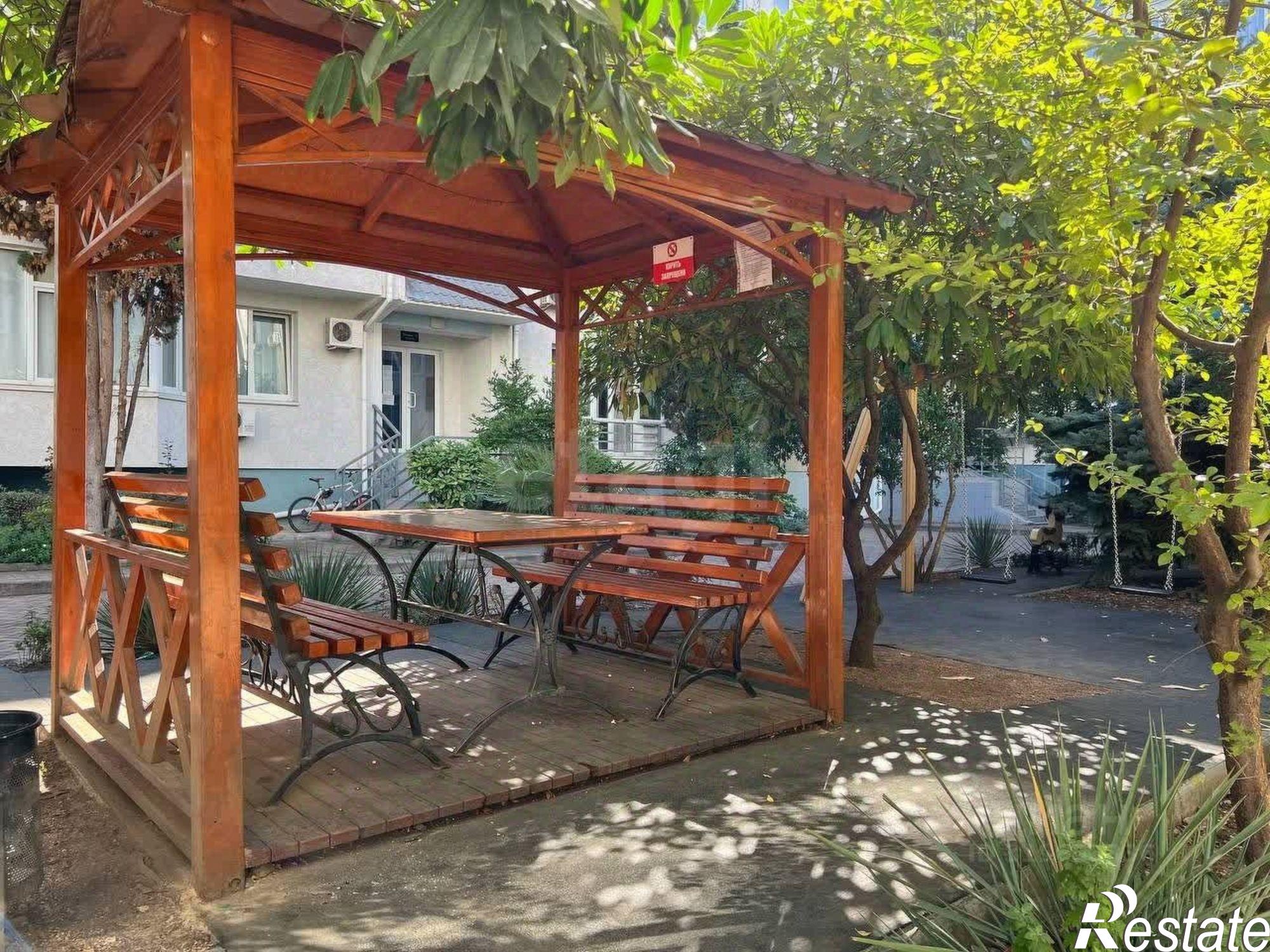 Купить квартиру за 20 500 000 рублей на Платановая улица, 1