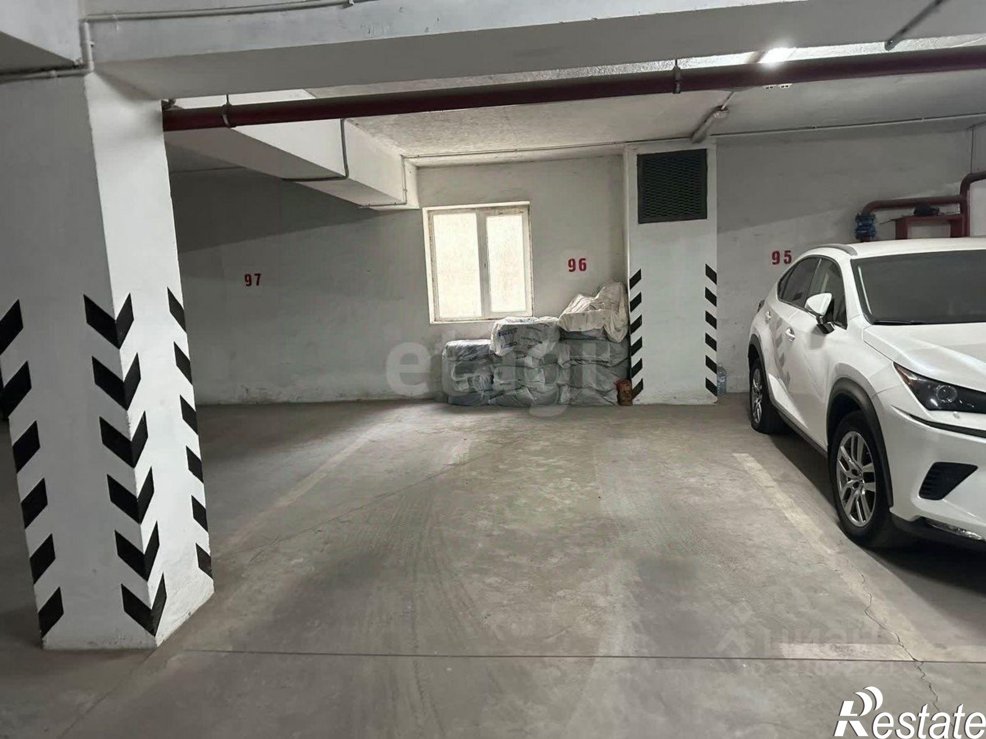 Купить гараж, место в паркинге за 2 100 590 рублей на Школьная улица, 2