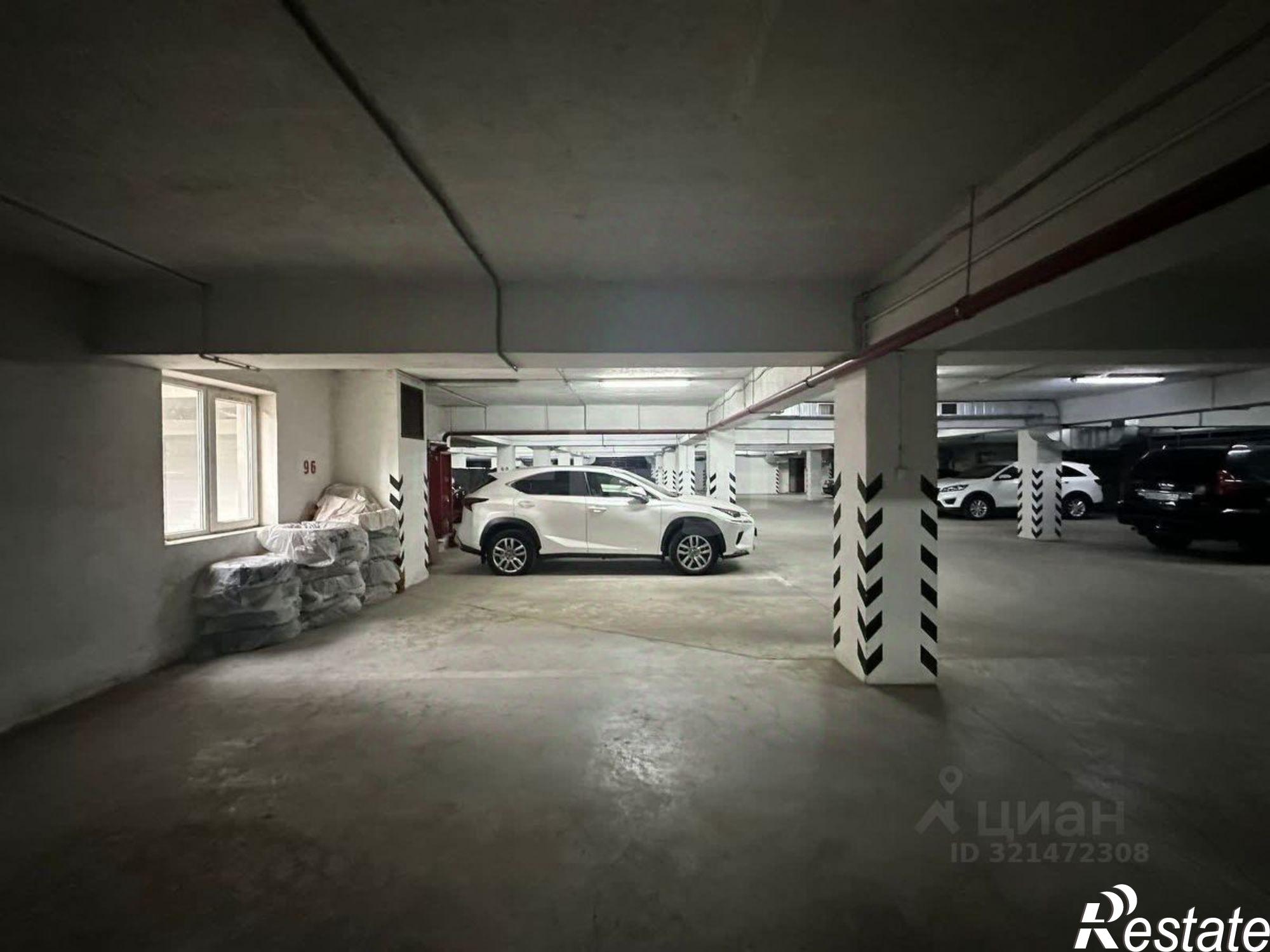 Купить гараж, место в паркинге за 2 150 010 рублей на Школьная улица, 2