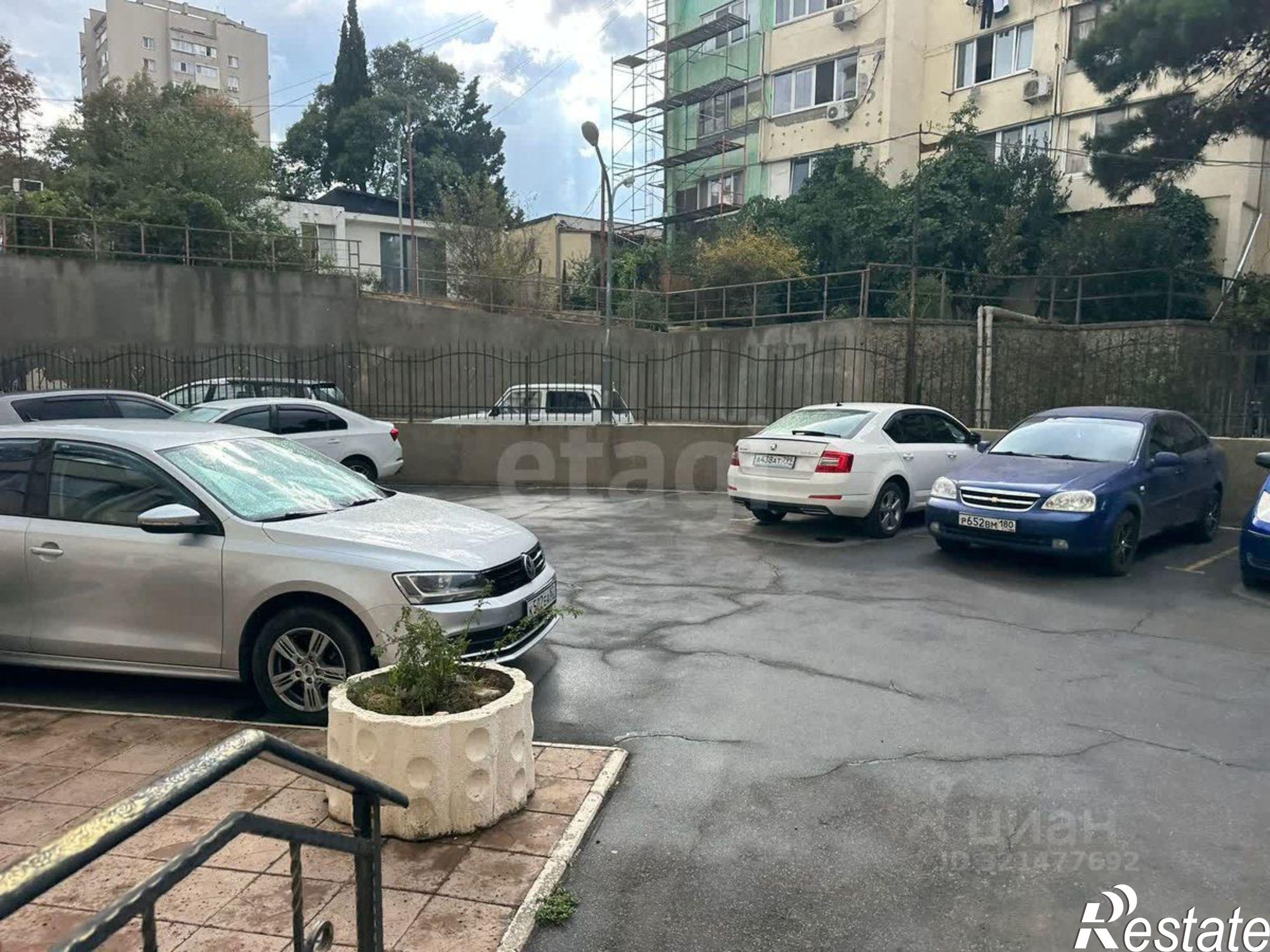 Купить гараж, место в паркинге за 2 150 010 рублей на Школьная улица, 2