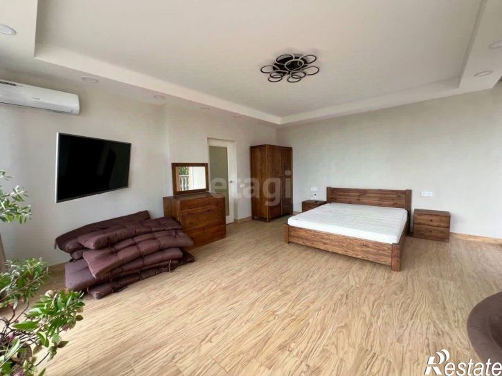 5-комн квартира мкр Волна, 1,  д. 1