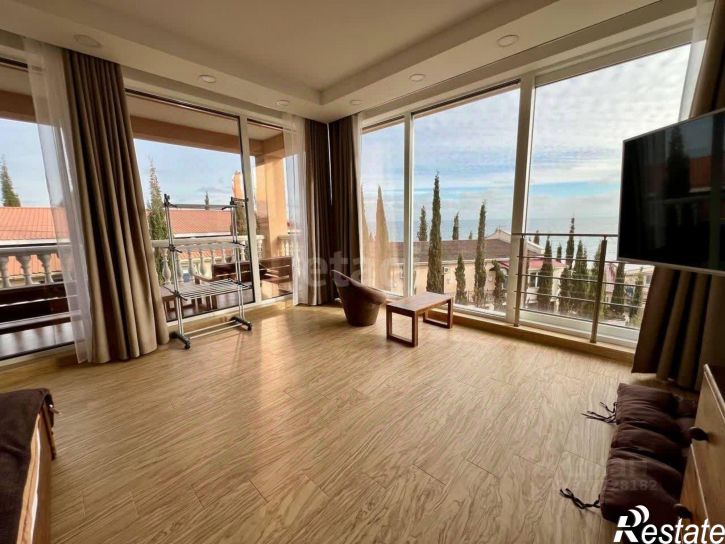 5-комн квартира мкр Волна, 1,  д. 1