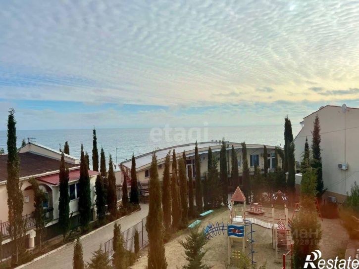 5-комн квартира мкр Волна, 1,  д. 1