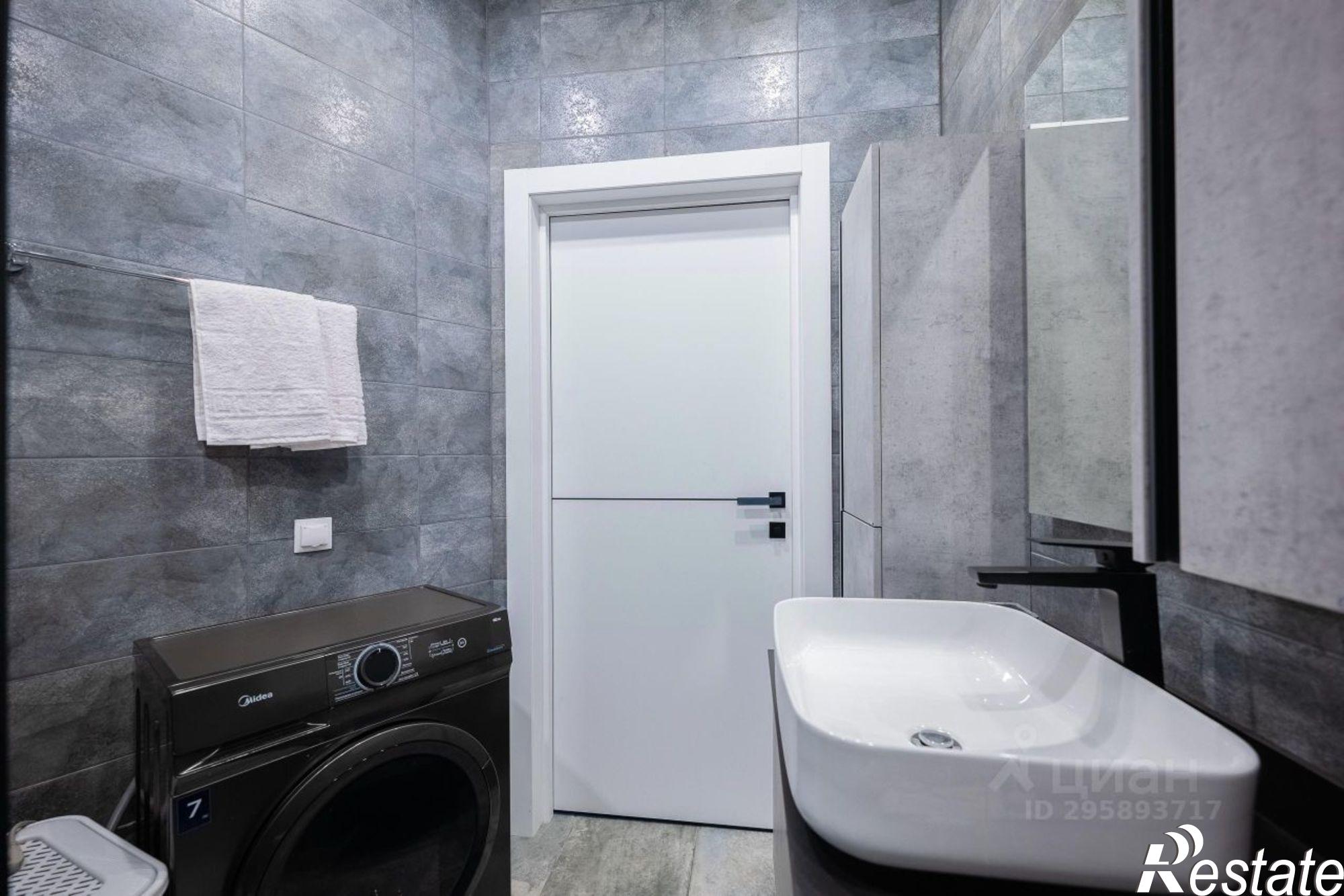 Сдать квартиру за 75 000 рублей на Западная улица, 4 к3