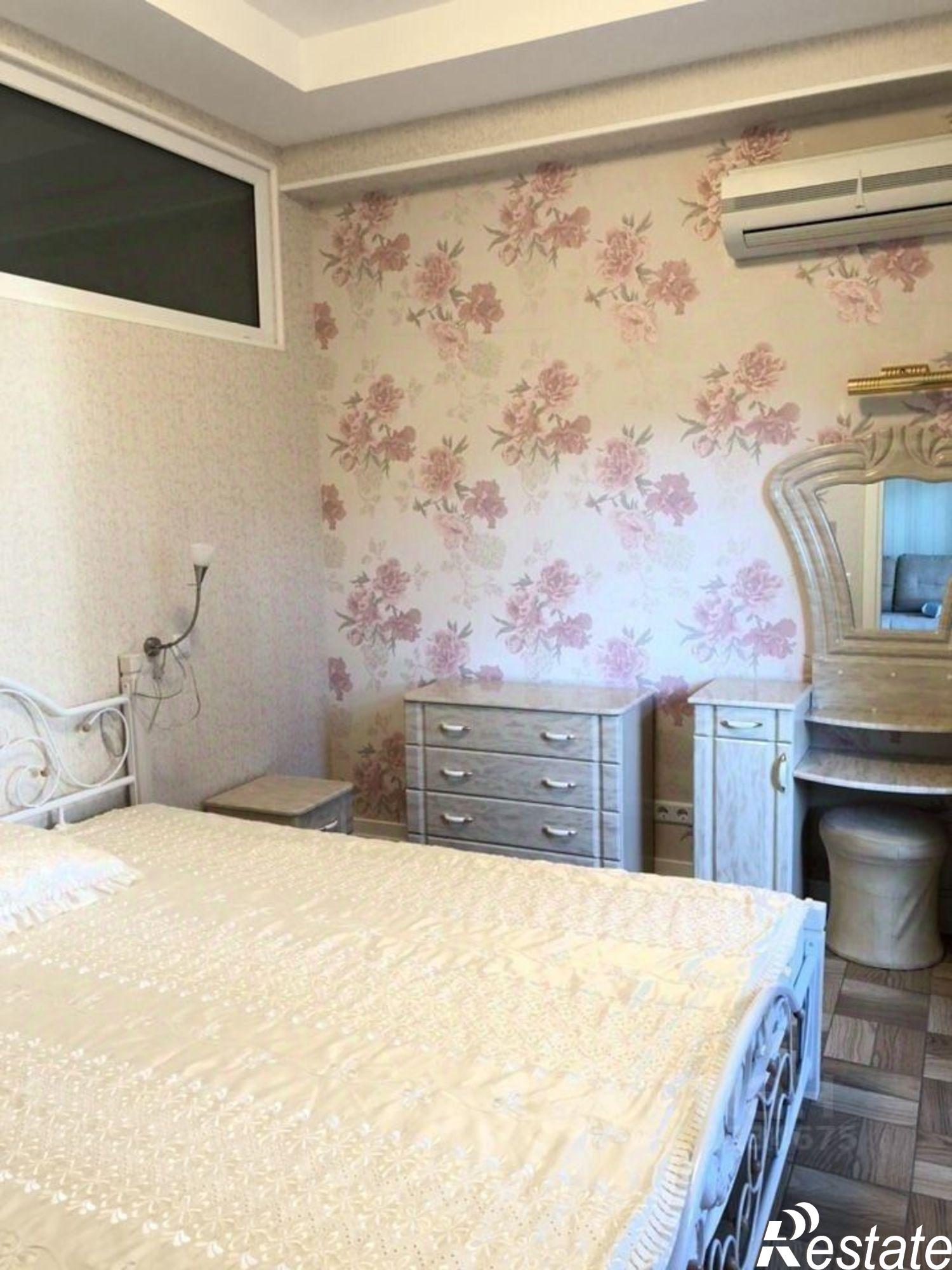 Сдать квартиру за 75 000 рублей на ул Октябрьская, 6/8б