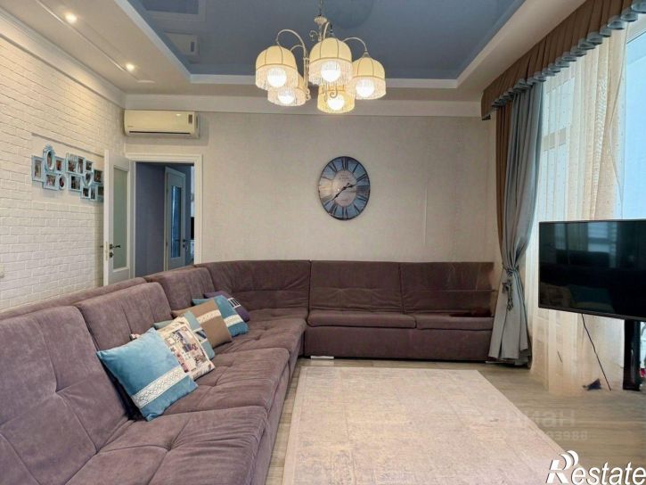 2-комн квартира Платановая улица, 1,  д. 1