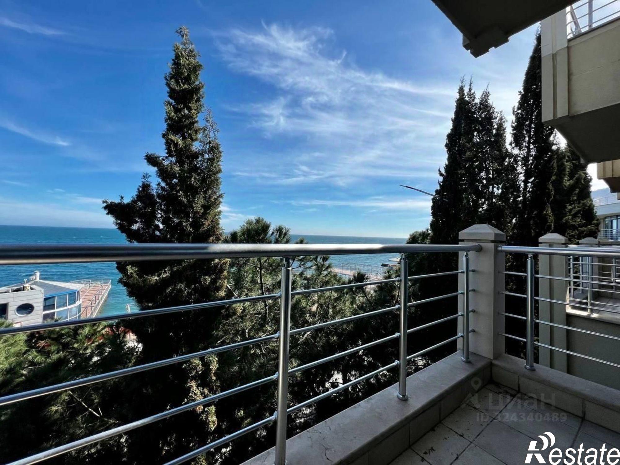 Купить квартиру за 21 000 000 рублей на Набережная улица, 16