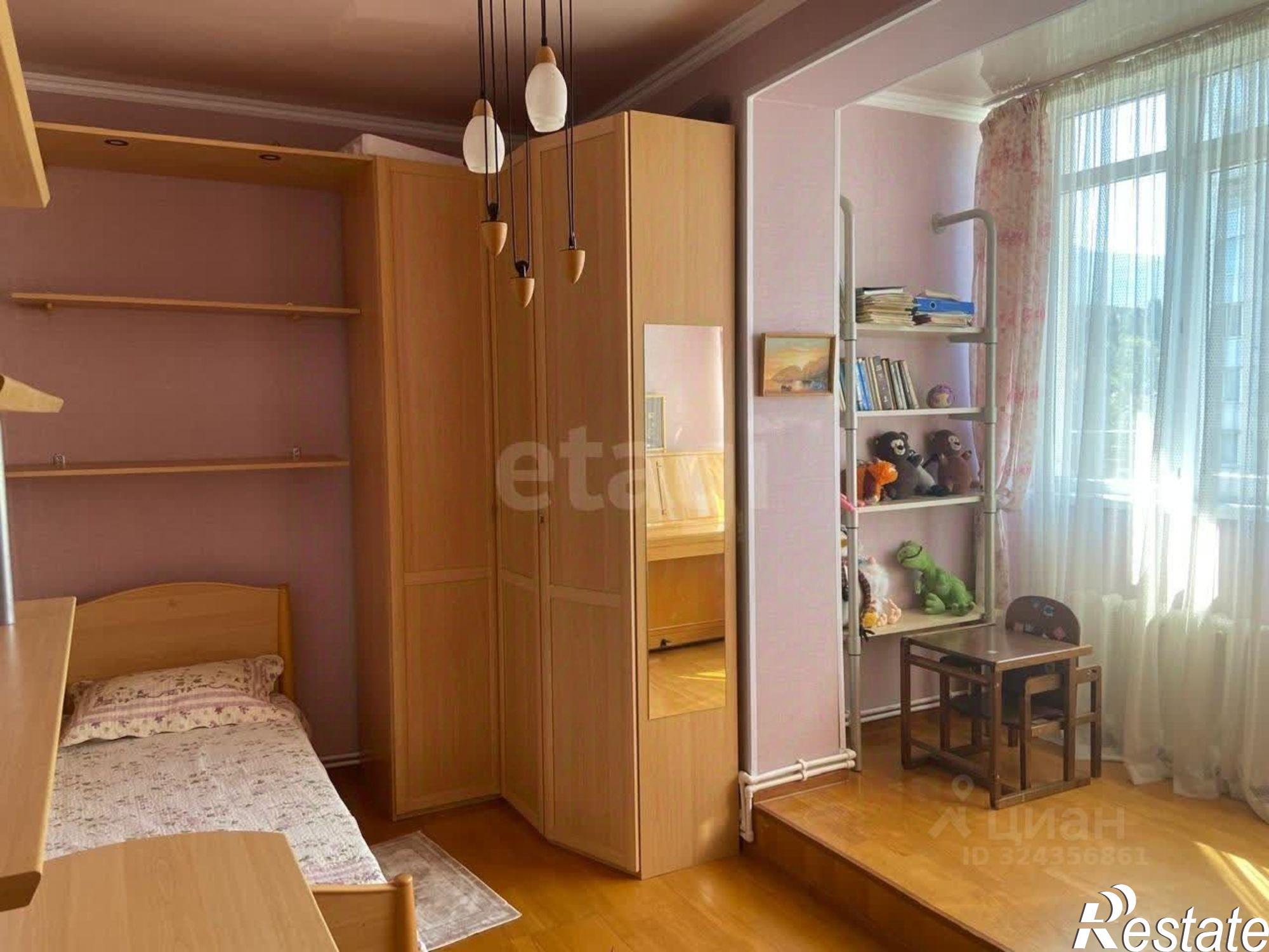 Купить квартиру за 23 450 000 рублей на ул Б.Хмельницкого, 5