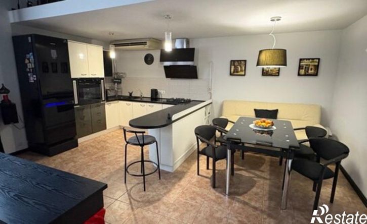 5-комн квартира ул Артиллерийская, 8,  д. 8