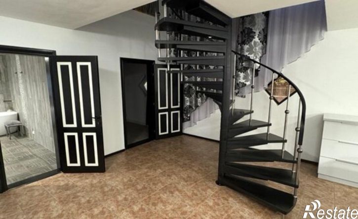 5-комн квартира ул Артиллерийская, 8,  д. 8