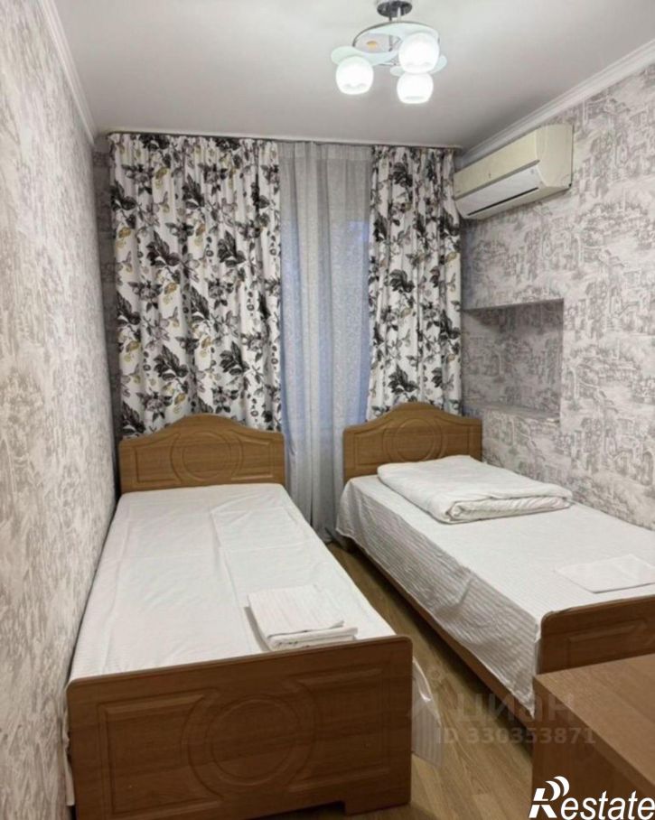 4-комн квартира ул Судакская, 10,  д. 10