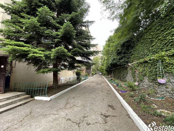 3-комн квартира ул Партенитская, 12,  д. 12