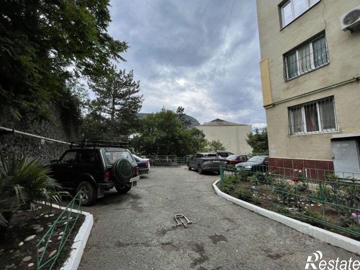 3-комн квартира ул Партенитская, 12,  д. 12