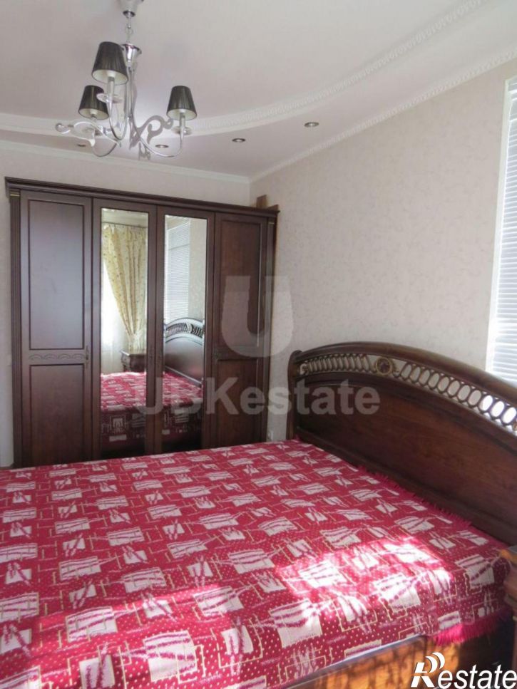3-комн квартира ул Платановая, 1,  д. 1