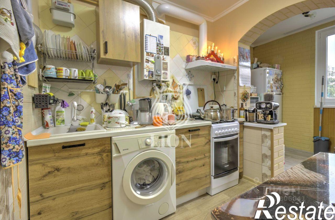 Купить гараж, место в паркинге за 2 813 750 рублей на Виноградная улица, 16